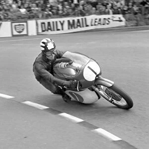 Tommy Robb (Bultaco) 1966 Lightweight TT