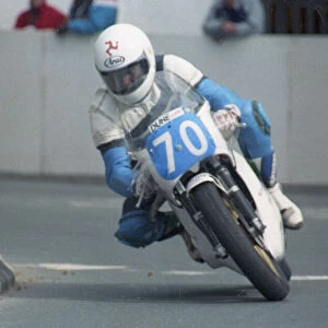 Tony Duncan (Yamaha) 1990 Junior Manx Grand Prix