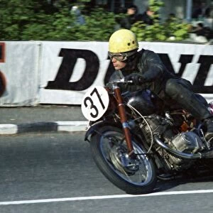 Tony Dunnell (Honda) 1967 Production 500cc TT