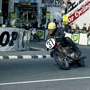 Tony Dunnell at Quarter Bridge: 1967 500 Production TT