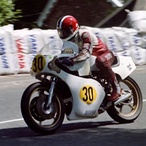 Tony Head (Yamaha) 1982 Senior TT