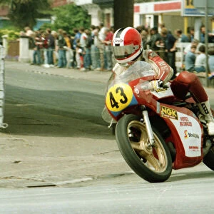 Tony Head (Yamaha) 1984 Senior TT