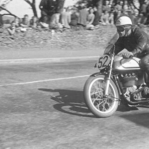 Tony McAlpine (Norton) 1952 Junior TT
