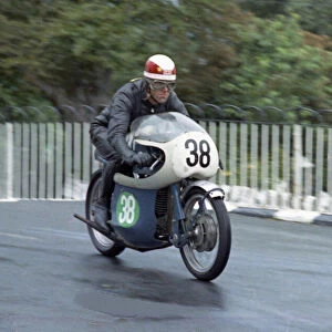 Tony Pink (Greeves) 1967 Lightweight Manx Grand Prix