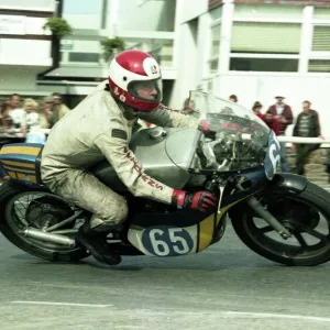 Tony Russell (Yamaha) 1983 Junior Manx Grand Prix