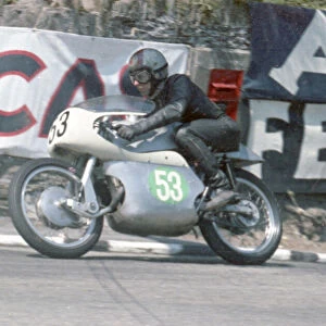 Trevor Burgess (Greeves) 1967 Lightweight TT