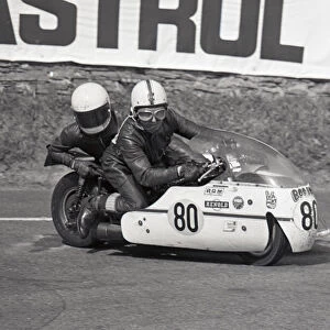 Bill Uren & Dave Richards (Weslake) 1975 1000 Sidecar TT