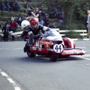 Vic Hudson Robin Udall Suzuki 1974 500 Sidecar TT