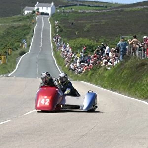 Wally Saunders & Eddie Kiff (Yamaha) 2007 Sidecar TT