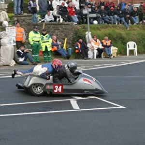Wally Saunders & Tim Dixon (Yamaha) 2005 Sidecar TT
