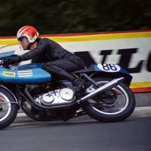 Walter Baxter (Norton) 1974 Formula 750 TT