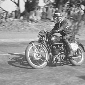 Walter Hancock (Velocette) 1952 Junior TT