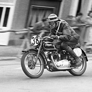 Willie Wilshire (Triumph) 1950 Junior Clubman TT