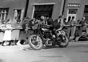 Images Dated 30th December 2018: 1950 MGP 720i