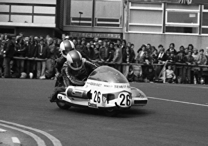 Images Dated 30th October 2016: Adrian Rivett & Richard Rawlings (BMW) 1977 Sidecar TT