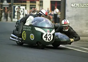 Adrian Swindells & D Bayer (Curley Atlas) 1970 750 Sidecar TT