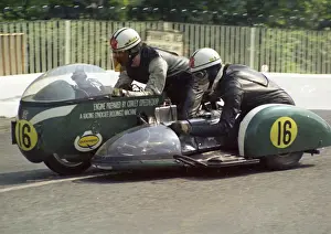 Adrian Swindells & D Bayer (Curley Atlas) 1971 750 Sidecar TT