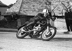 Images Dated 25th September 2020: Bill Aislabie (AJS) 1955 Junior TT