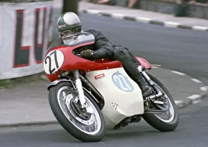 Images Dated 17th April 2022: Alan Barnett (Kirby Metisse) 1968 Junior TT