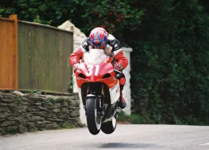 Images Dated 11th August 2018: Alan Bud Jackson (Suzuki) 2004 Production 1000 TT