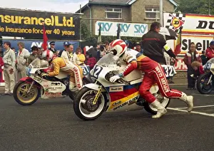Alan Bud Jackson (Yamaha) and Carl Fogarty (Honda) 1987 Junior TT