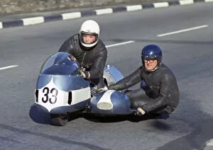 Images Dated 16th June 2022: Alan Gillender & G Simpson (Parker Triumph) 1973 750 Sidecar TT