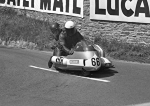 Images Dated 3rd August 2016: Alan Gillender & G Simpson (Triumph) 1973 500cc Sidecar TT