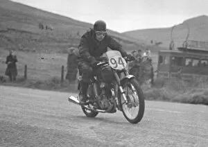 Images Dated 18th February 2022: Alan Gray (Excelsior) 1949 Junior Manx Grand Prix