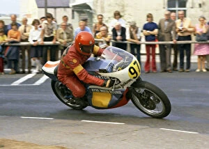 Alan Jackson Gallery: Alan Jackson (Brew Suzuki) 1975 Senior Manx Grand Prix