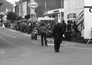 Images Dated 18th September 2020: Alan Jackson (Yamaha) first running, 1981 Senior TT