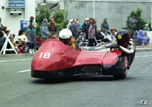 Alan May Gallery: Alan May & Arthur Gale (Yamaha) 1990 Sidecar TT