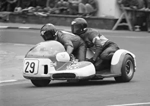 Images Dated 22nd August 2021: Alan May & Mick Gray (Yamaha) 1977 Sidecar TT