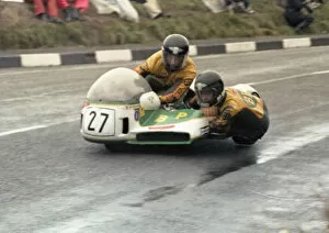 Images Dated 18th September 2020: Alan May & Mickey Gray (Skillicorn Yamaha) 1978 Sidecar TT