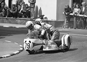 Images Dated 26th December 2021: Alan Moss & Brian Vousden (Triumph) 1975 500 Sidecar TT