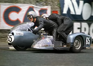 Images Dated 21st January 2019: Alan Moss & J R Moss (Triumph) 1971 500 Sidecar TT Alan Moss & J R Moss