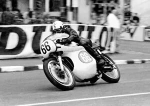 1966 Senior Manx Grand Prix Collection: Alan Peck (Norton) 1966 Senior Manx Grand Prix