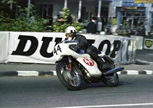 Images Dated 9th September 2016: Alan Peck (Triumph) 1967 500 Production TT