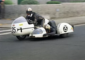 Images Dated 4th July 2021: Alan Sunsum & Alex Macfadzean (Triumph) 1970 500 Sidecar TT