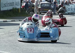 Images Dated 22nd April 2021: Alan Warner & Steven Mace (Linley) 1993 Sidecar TT