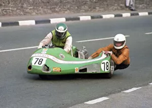 Images Dated 23rd December 2021: Albert Hanna & Colaro Killough (Derbyshire Kawasaki) 1982 Sidecar TT