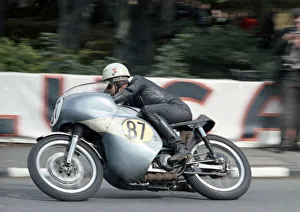 Images Dated 23rd December 2021: Albert Spooner (Norton) 1966 Senior TT