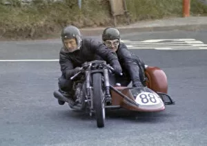 Images Dated 6th February 2021: Alfred Betts & J G Betts (Windrick Triumph) 1972 750 Sidecar TT