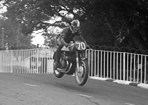 Images Dated 6th September 2021: Alfredo Milani (Gilera) 1953 Senior TT
