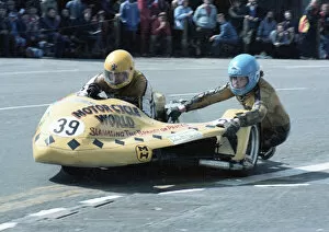 Images Dated 19th July 2020: Alistair Lewis & Richard Dumble (Derbyshire Yamaha) 1981 Sidecar TT