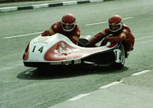 Images Dated 13th March 2018: Allan Steele & Colin Bairnson (Bardsley Yamaha) 1980 Sidecar TT
