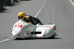 Andrew Thompson & Steve Harpham (Fanuc Honda) 2005 Sidecar TT