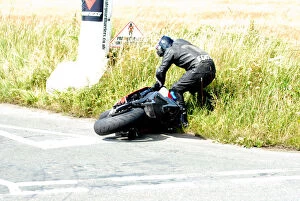 Images Dated 17th July 2010: Andy Fenton (Yamaha) 2010 Jurby Road