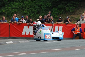 Images Dated 10th June 2016: Andy King & William Moralee (Ireson Honda) 2016 Sidecar 2 TT