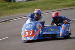 Images Dated 5th June 2004: Andy Kinsella & Tim Dixon (Ireson Honda) 2004 Sidecar TT