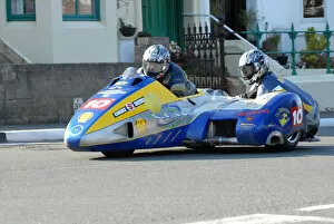 Images Dated 10th June 2009: Andy Laidlow & James Neave (LCR Suzuki) 2009 Sidecar TT